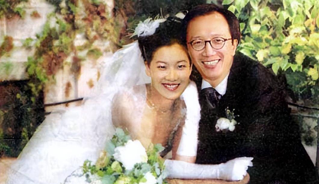 传奇梁锦松:与伏明霞再婚21年,前妻何去何从?_谭淑芬_中国香港_孩子