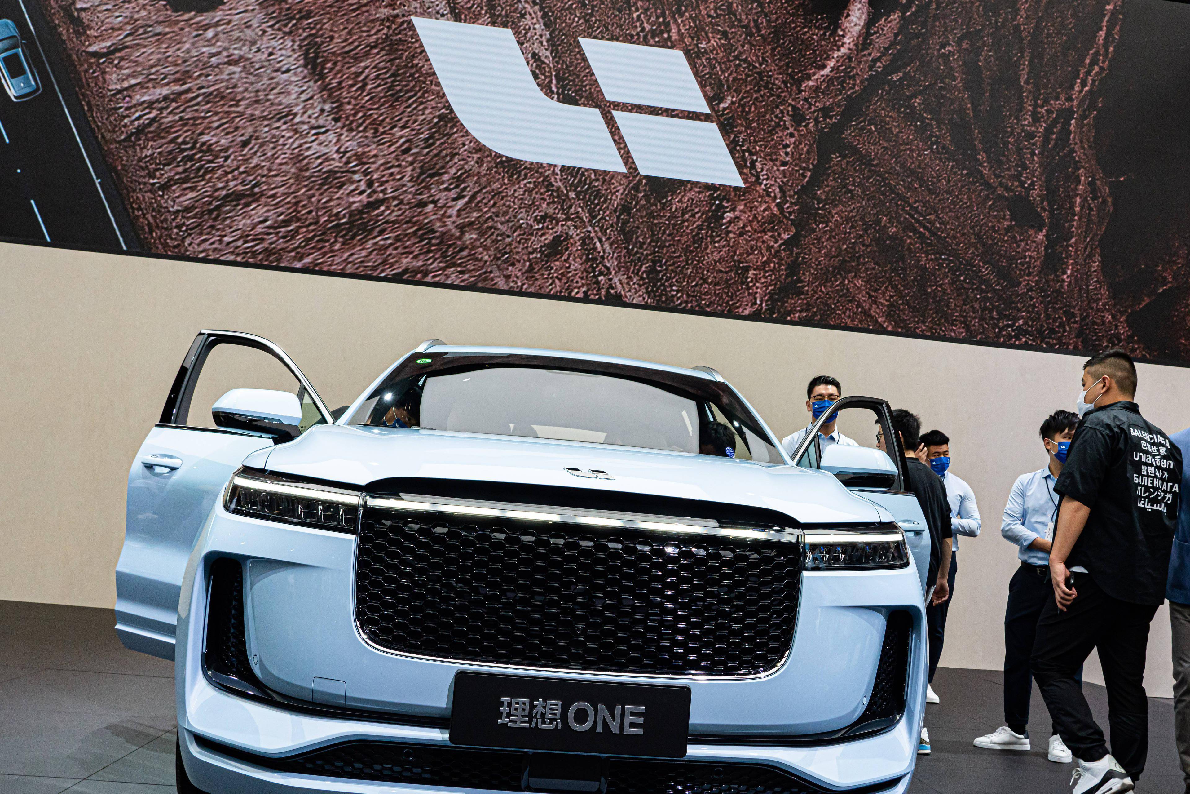 理想汽车发布全新人事任命：CEO李想接管销售服务业务，总工程师马东辉担任总裁