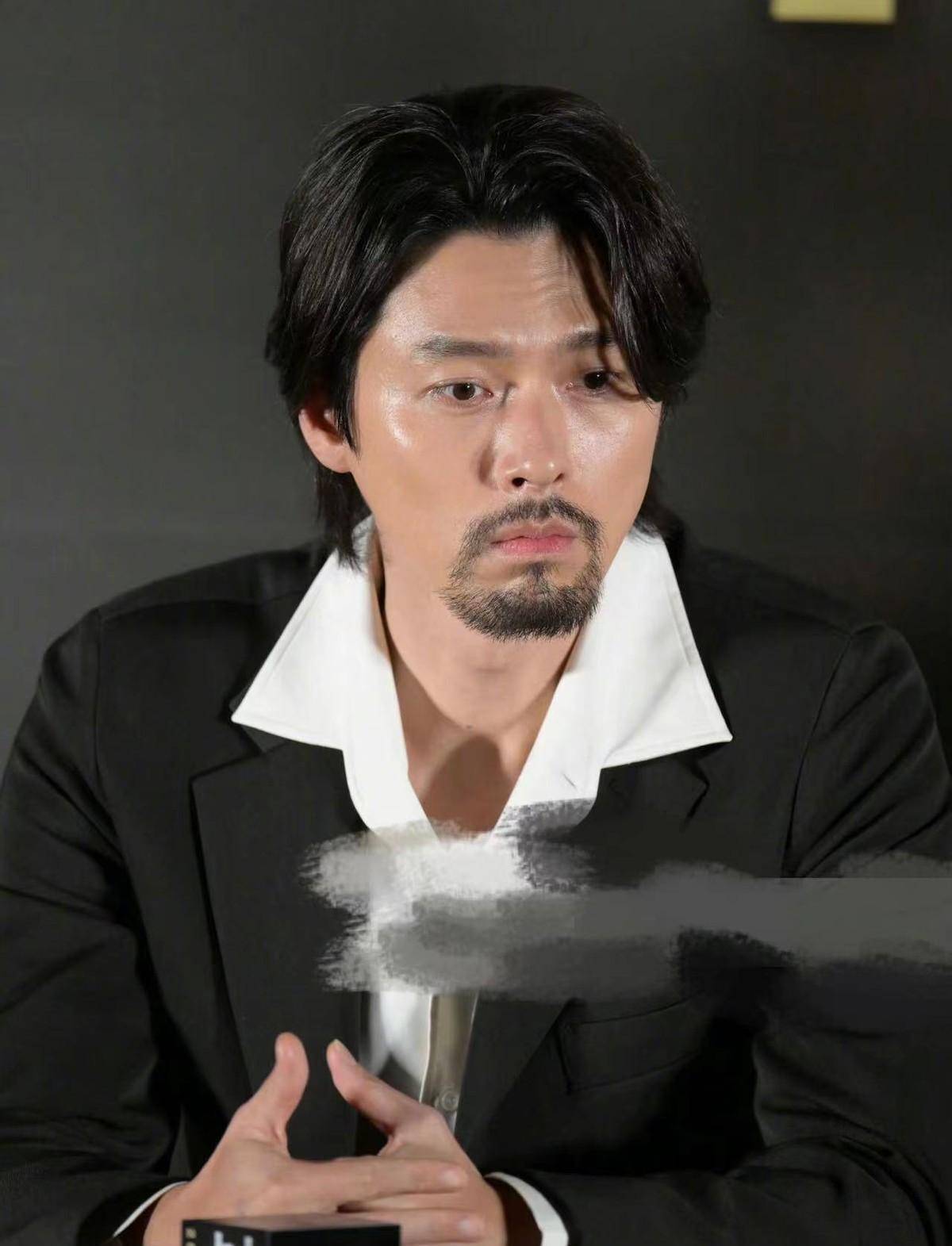 玄彬近照成"发酵脸"!长头发留胡子这么胖?