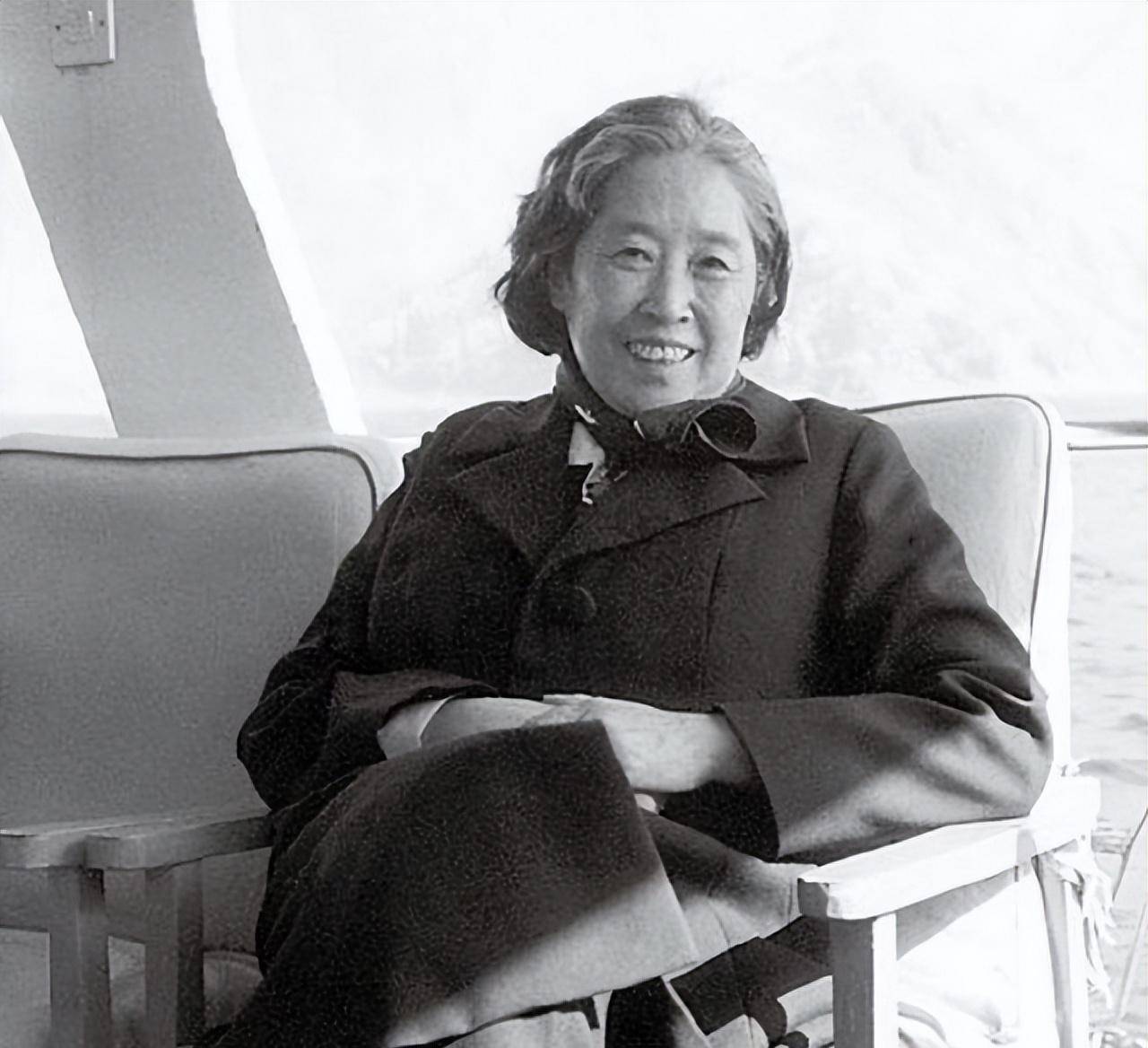 1998年,77岁的王光美找到剧组,托人给俄罗斯长孙带500美元