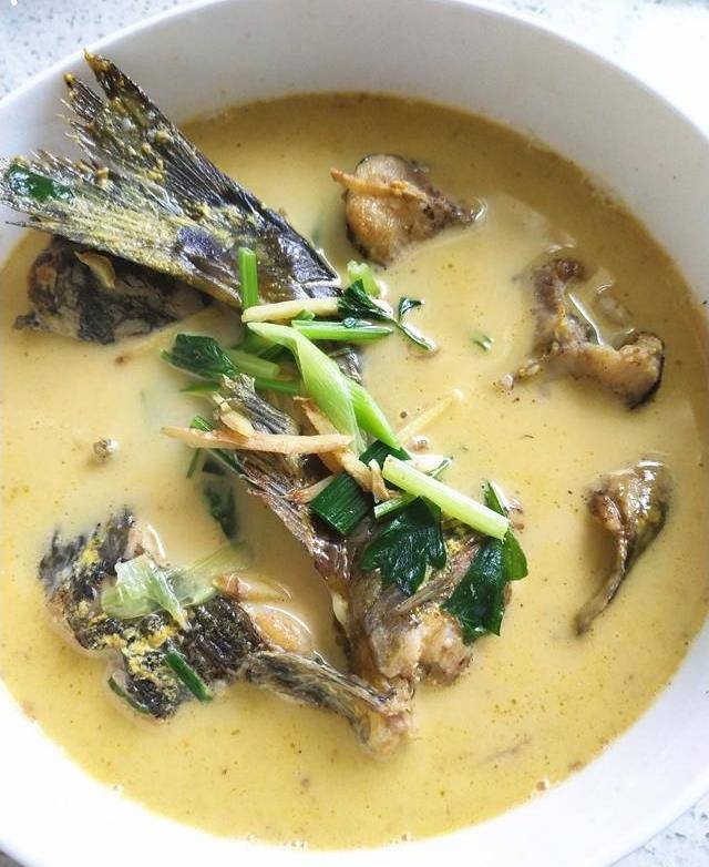 新鲜的黄颡鱼煮汤,想要汤香肉嫩,简单6步顺序别记错!_鱼汤_美味_做法
