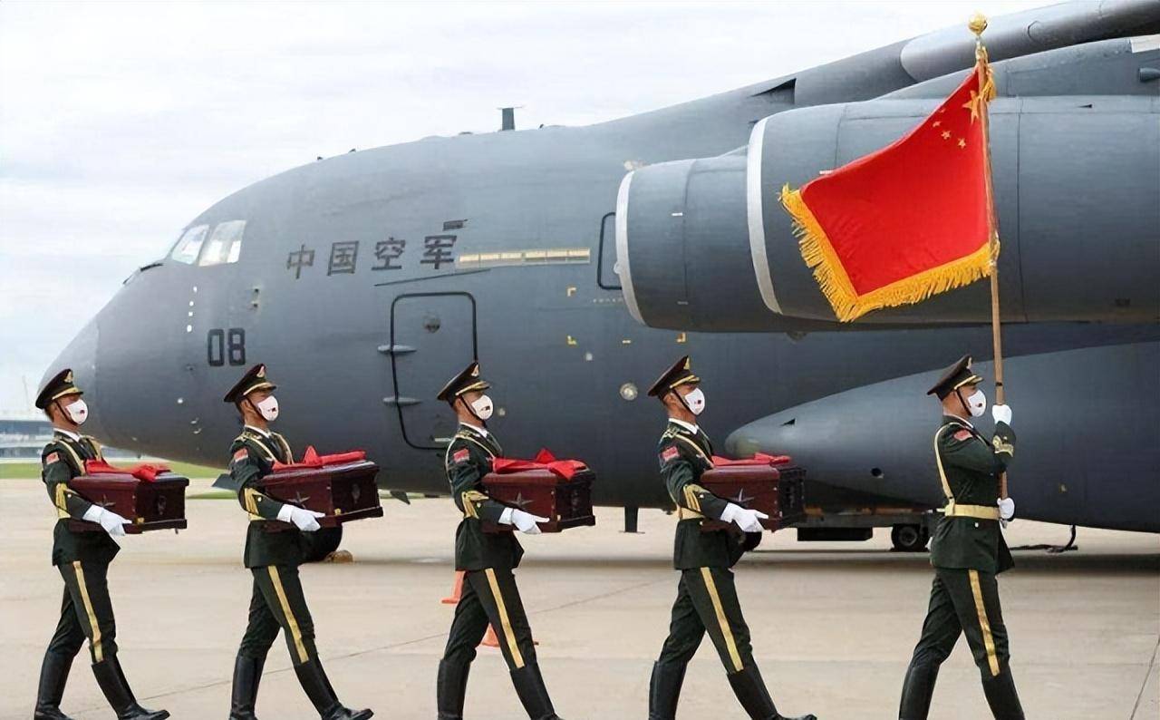 安徽95后小伙花1500元网购一张遗照,横跨千里只为送