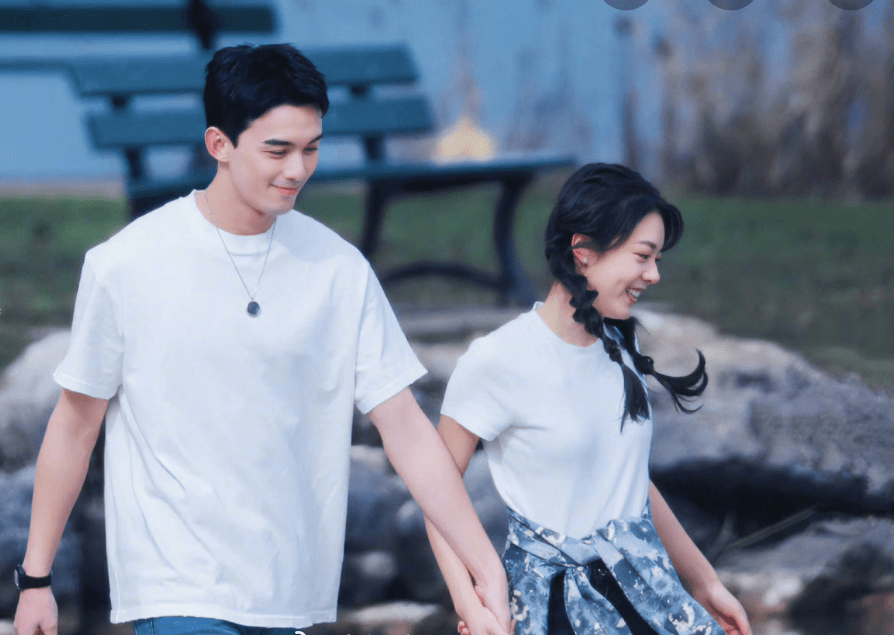 溯洄停拍;肖战势头不减;汪小菲一笑泯恩仇;吴磊赵今麦牵手路透_黄俊捷