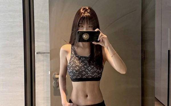 32岁卡朋特女主唱,因过度节食而离世,明星饿瘦减肥的方法不可取_身材