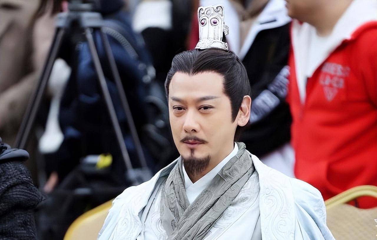 隐藏在古偶里演糟老头的6位男星,年轻20岁,个个都是古装美男_沈晓海