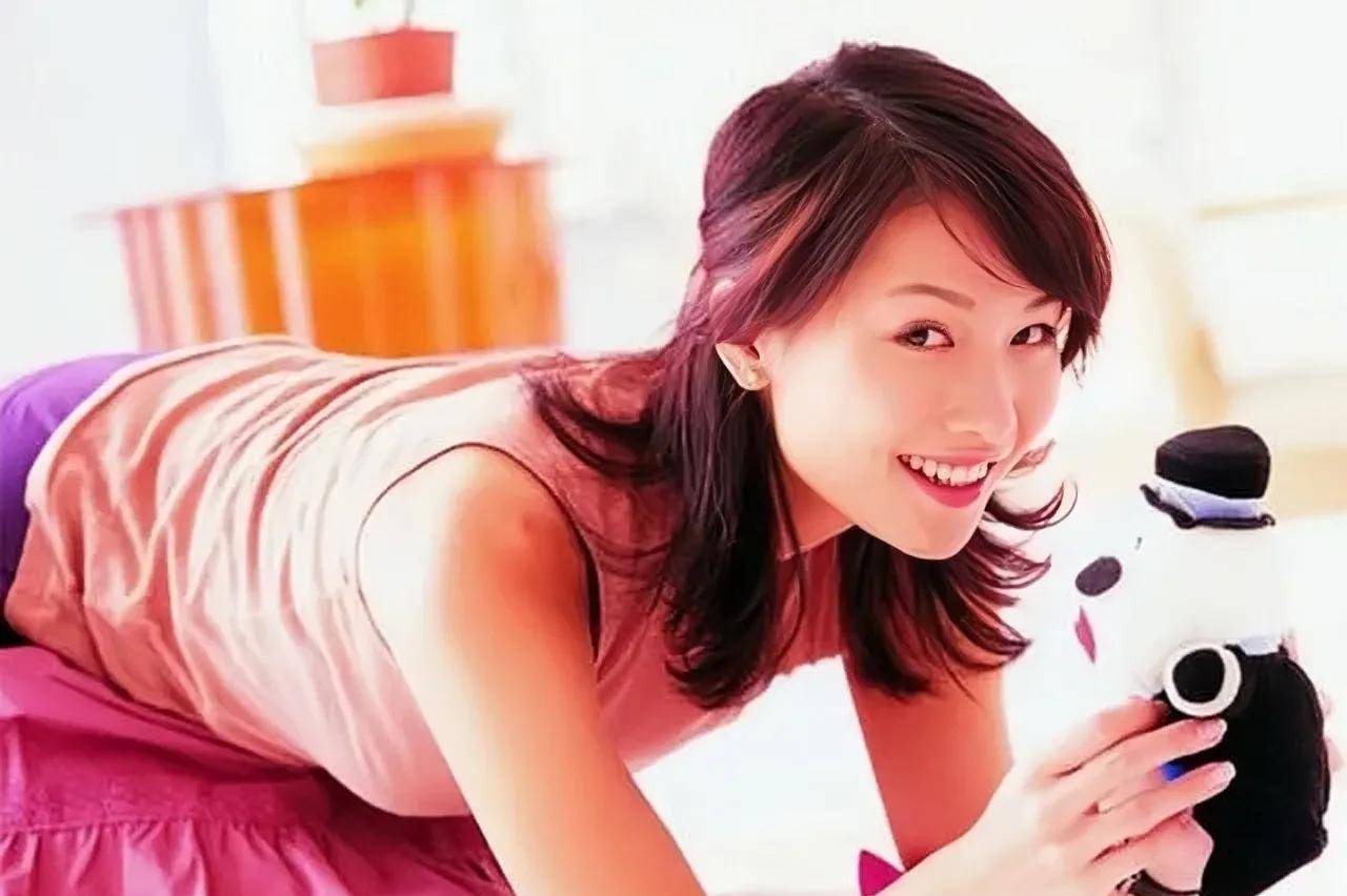 袁彩云:tvb最著名的美女,你看过她的剧吗?_德国科隆_美食_香港