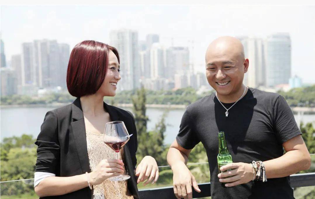 2013年,周晓鸥在与朱丹主演电影《一又二分之一的夏天.