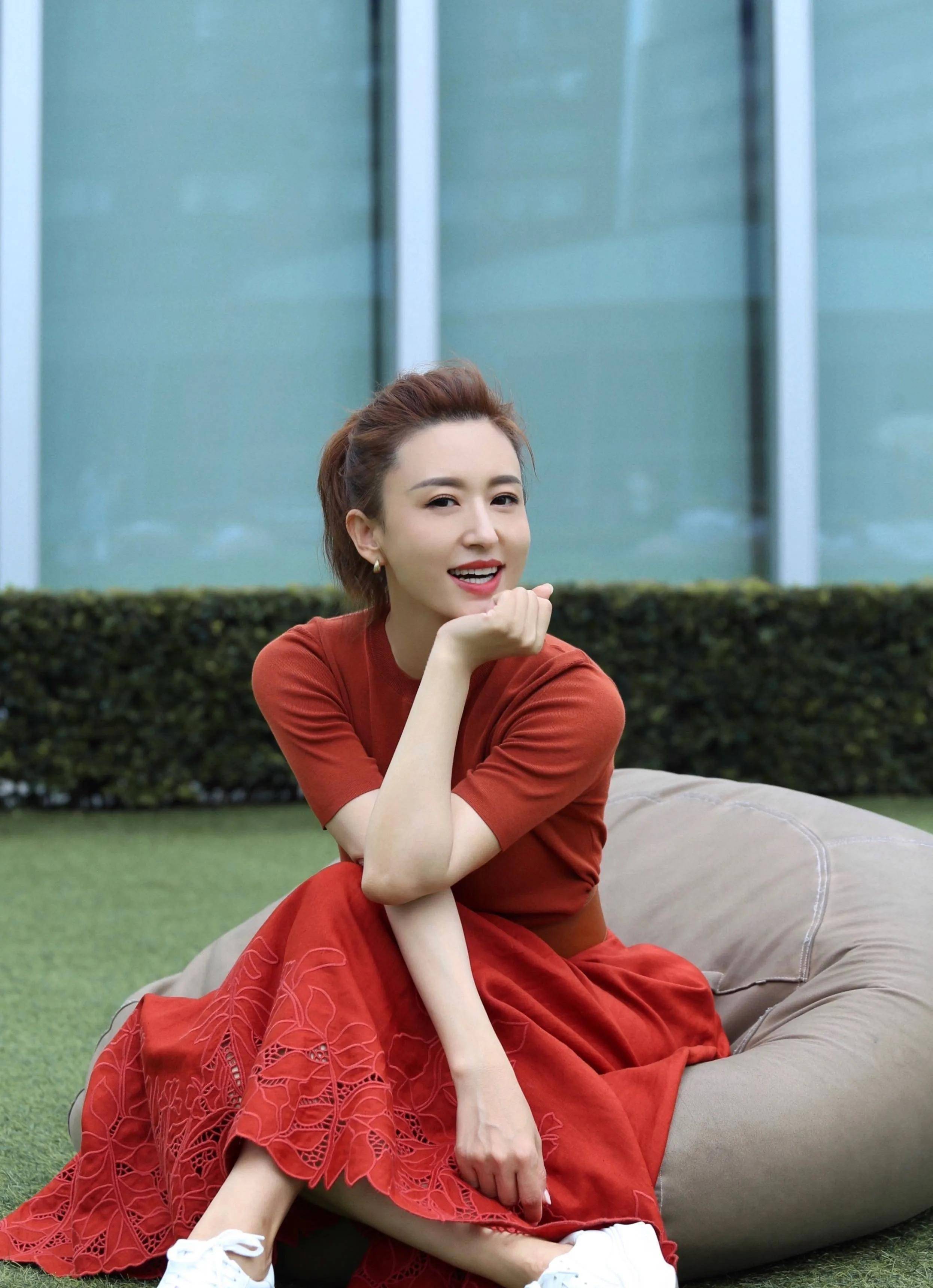 张蕾:杨帆没什么不好,但嫁给普通生意人更幸福,她才是人间清醒_父亲