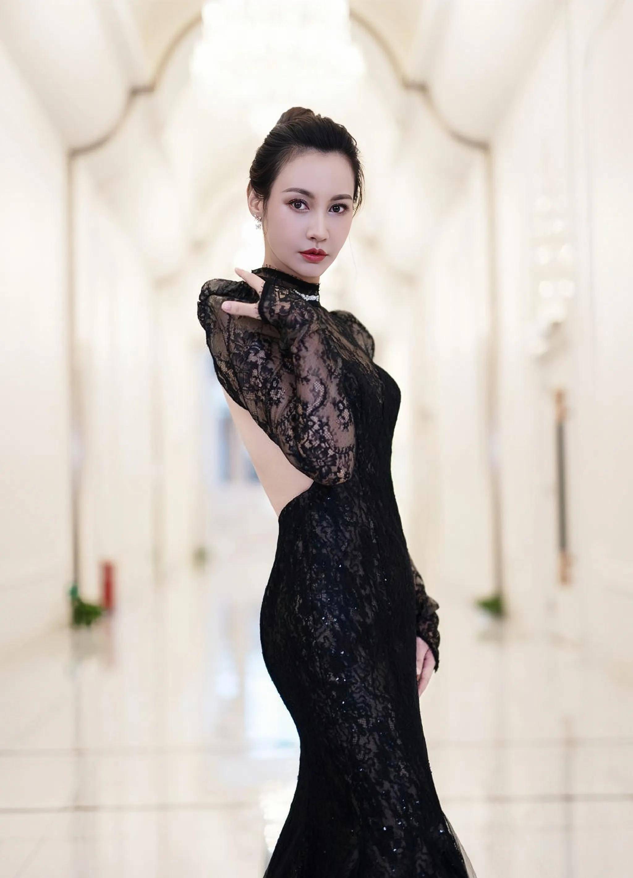 演员杨雪曾向"丑"老公求婚!他很丑,但很有才华!