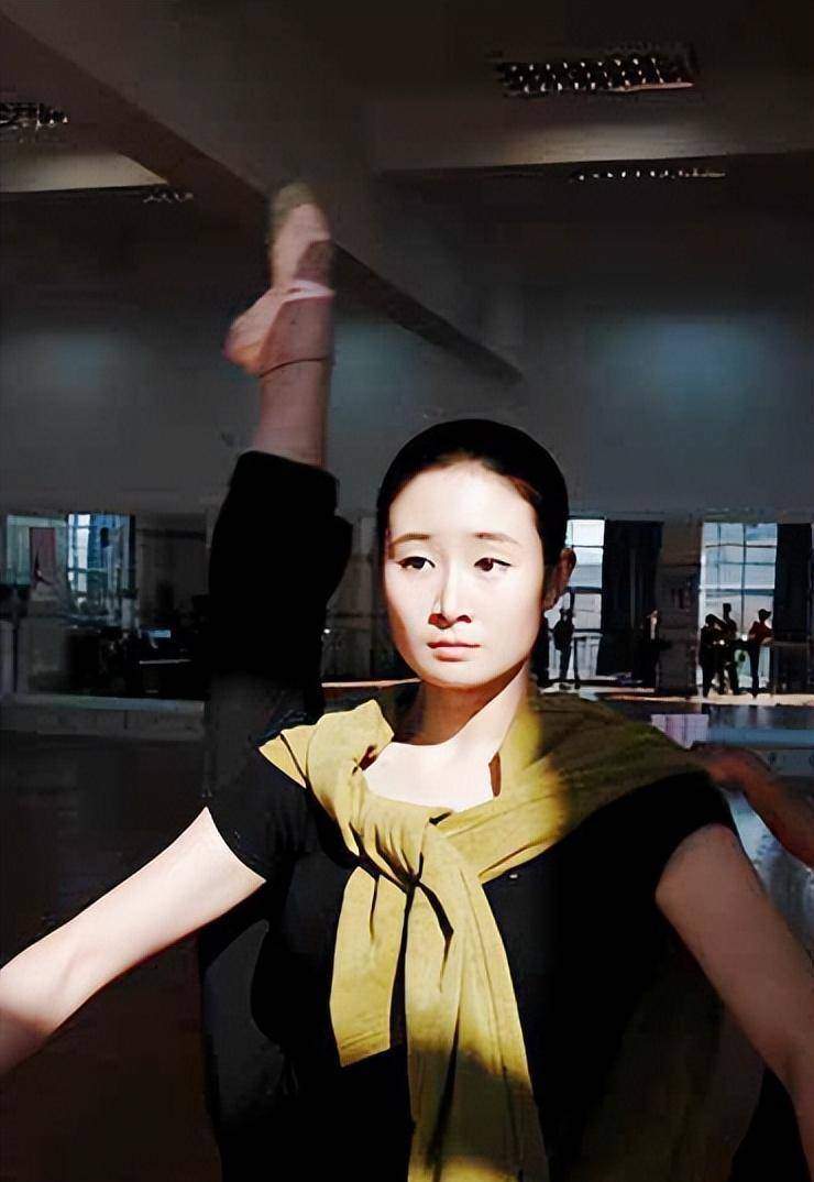 离开乡村爱情15年,"王小蒙"只认她,王亚彬离开赵本山后去哪了_舞蹈