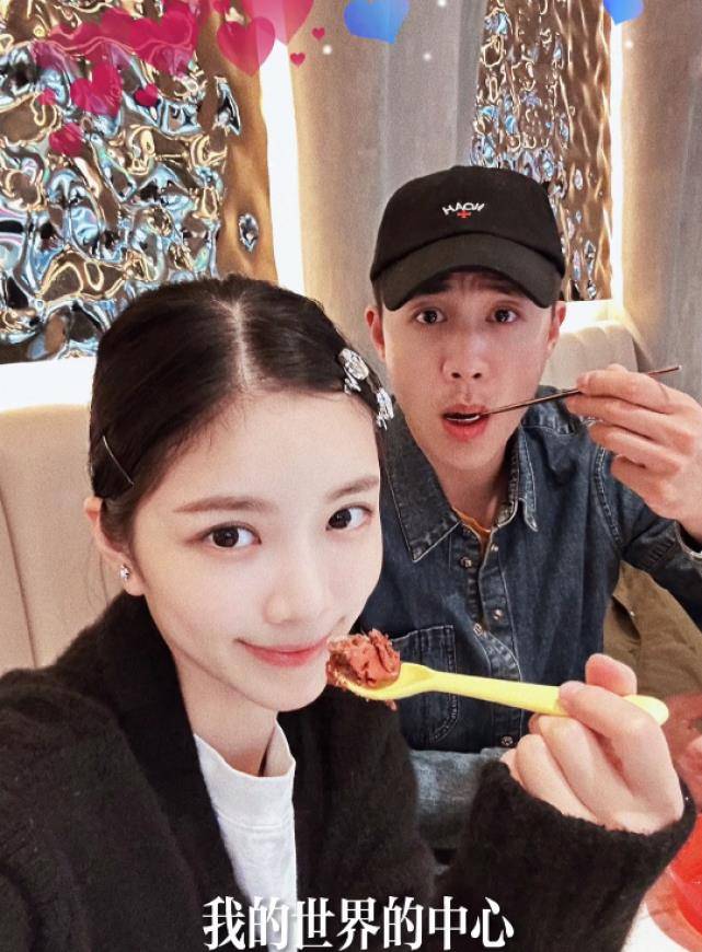 王灿晒一家三口秀幸福,女儿被指比同龄人瘦小不正常,网友劝就医_杜淳