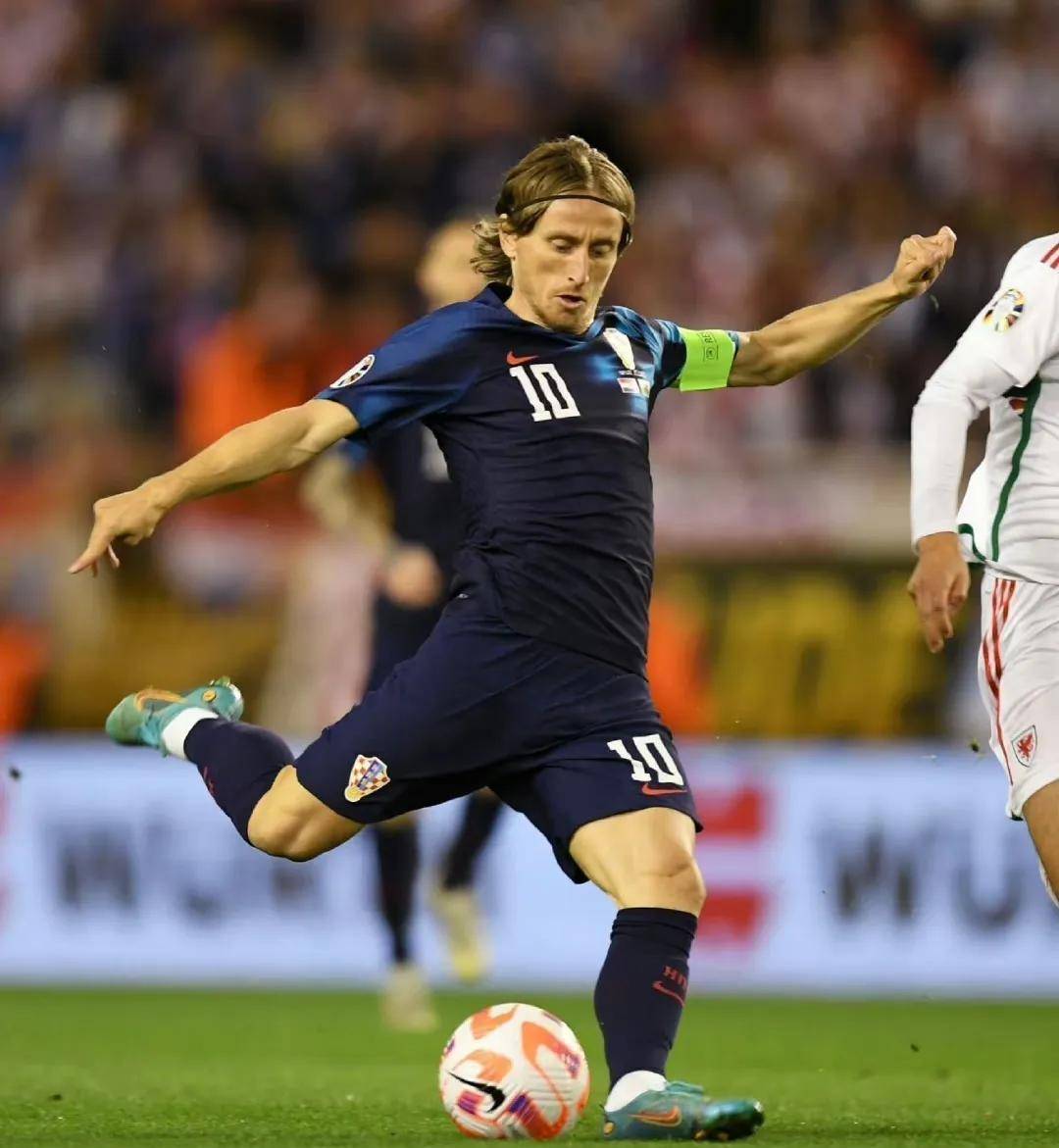 克罗地亚未能笑到最后,布罗德海德补时绝平比分!