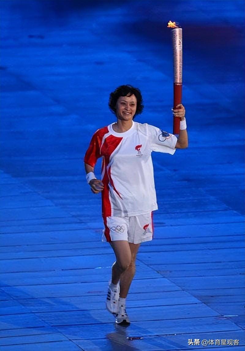 "跳水女皇"高敏:18岁成奥运冠军,卸甲归田后分手又再婚_游泳_父母