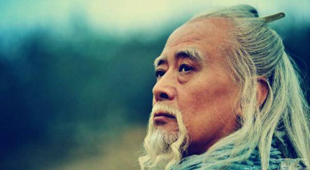 智谋可比张良，用兵可比韩信，心狠不下陈平，却被主公猜忌后病死