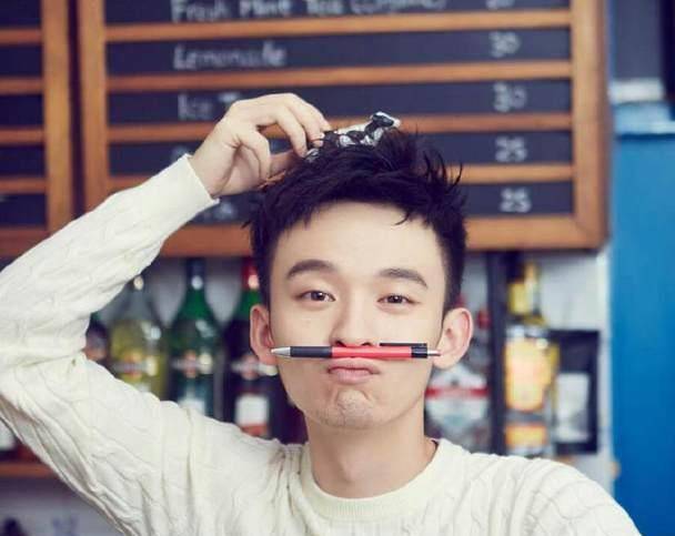 董子健被粉丝追着大喊胖子,董力被"大妈粉"赠送牛肉干_时候_地方_曝光