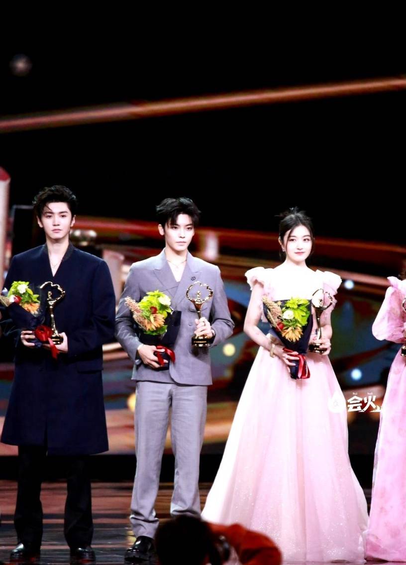 杨幂&刘诗诗&杨颖,肖战同框刘亦菲,李现夹杨紫热巴中间_胡歌_图片