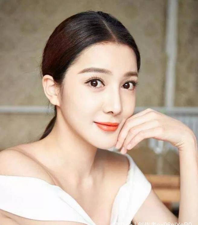 她叫任娇,选秀出道,在2013年获洲际小姐亚军,也出演过很多电视剧