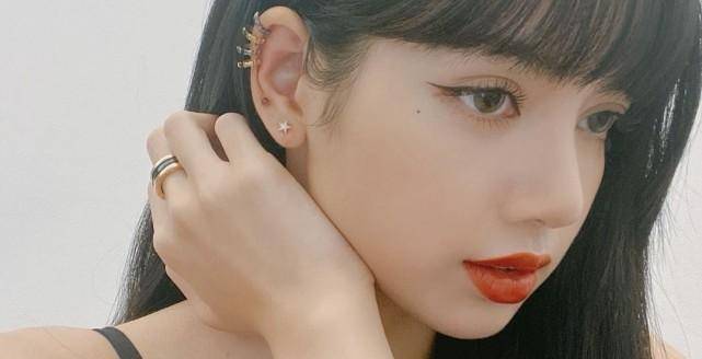 blackpink为lisa庆生,jennie最早,她好肉麻_朴彩英_金智秀_照片