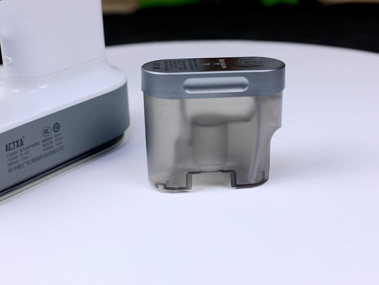 阿卡驰4.0Bar手持增压挂烫机:告别匆忙,职场人精致上班