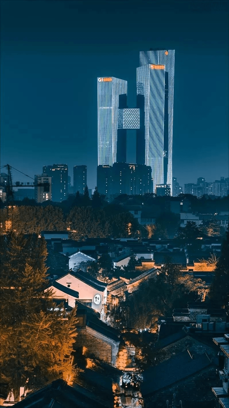 全球最高的三塔连体建筑——南京金鹰世界,造型极具雕塑感_城市_项目