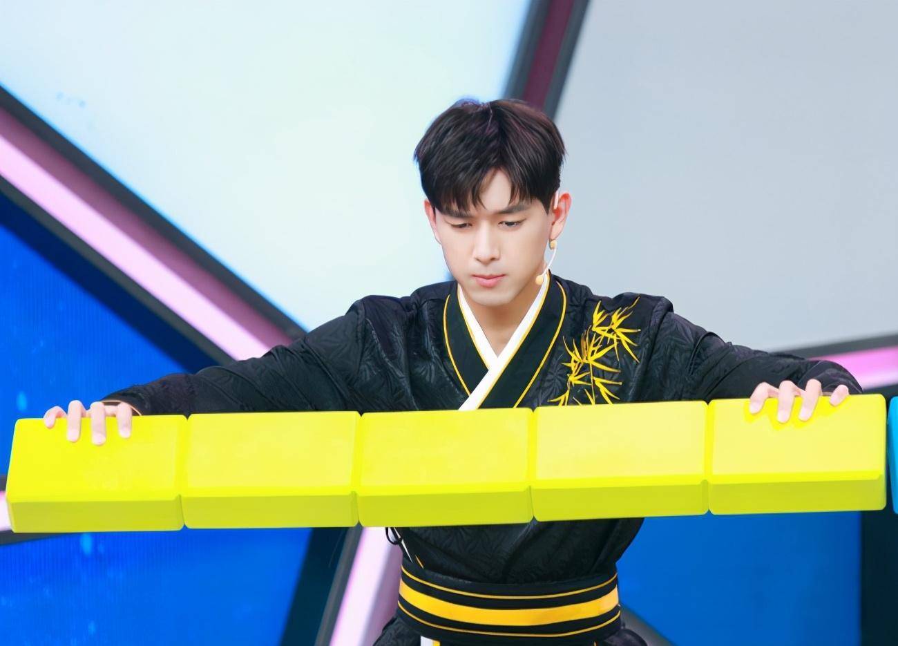 李现与陈立农再上《快本》,李现卧底身份频繁遭猜忌,从未信任_节目