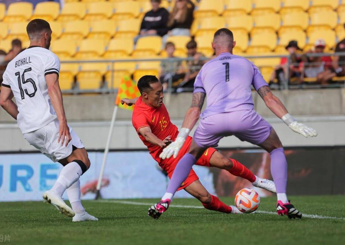 国足连续9场a级赛事不胜,球迷炮轰国足官博_比赛_武磊_朱辰杰