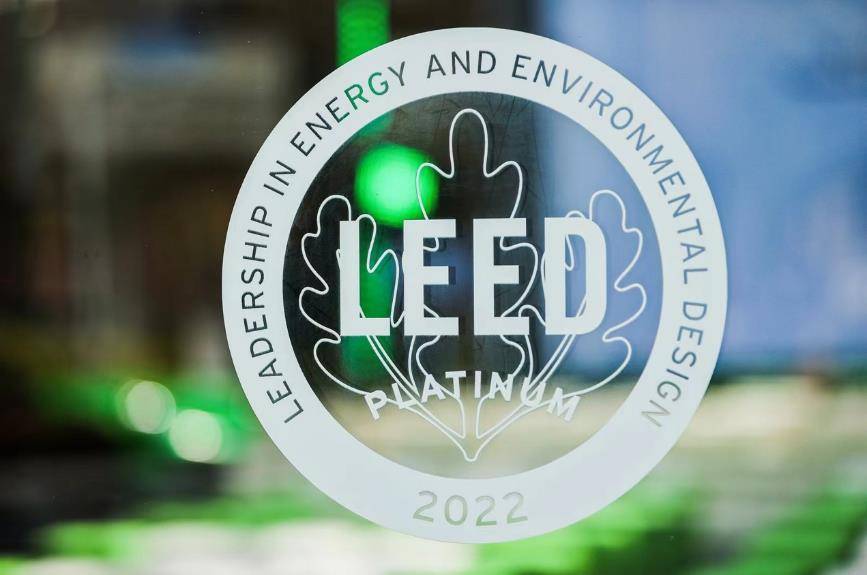 荣获绿色建筑LEED铂金级认证 海宁首家保时捷中心开业_搜狐汽车_搜狐网