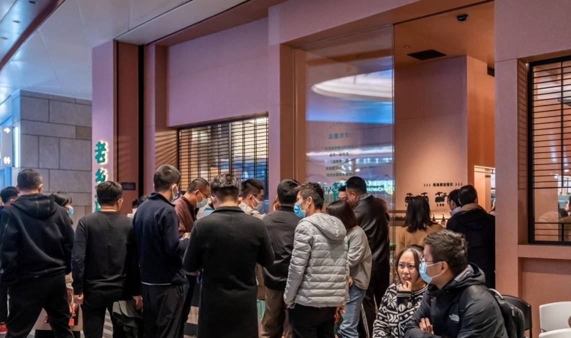 原创
            老乡鸡才是最凡尔赛的快餐品牌，2020新开978家店还说打脸