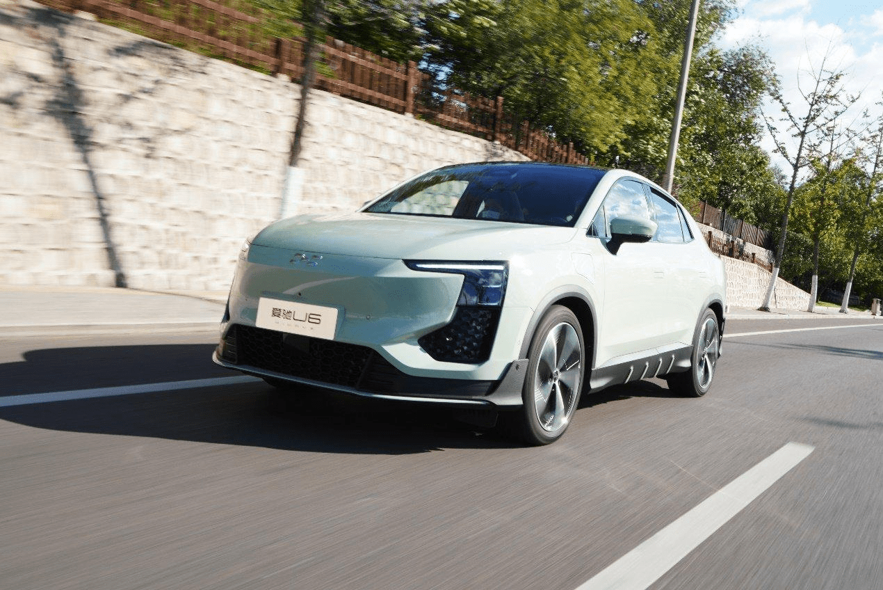 新能源车安全最重要,爱驰u6令人安心_搜狐汽车_搜狐网