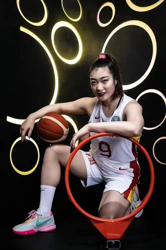 张隆前妻赵蕾再喊冤!姚明篮协沉默以对,渣男天花板李梦怎么看?