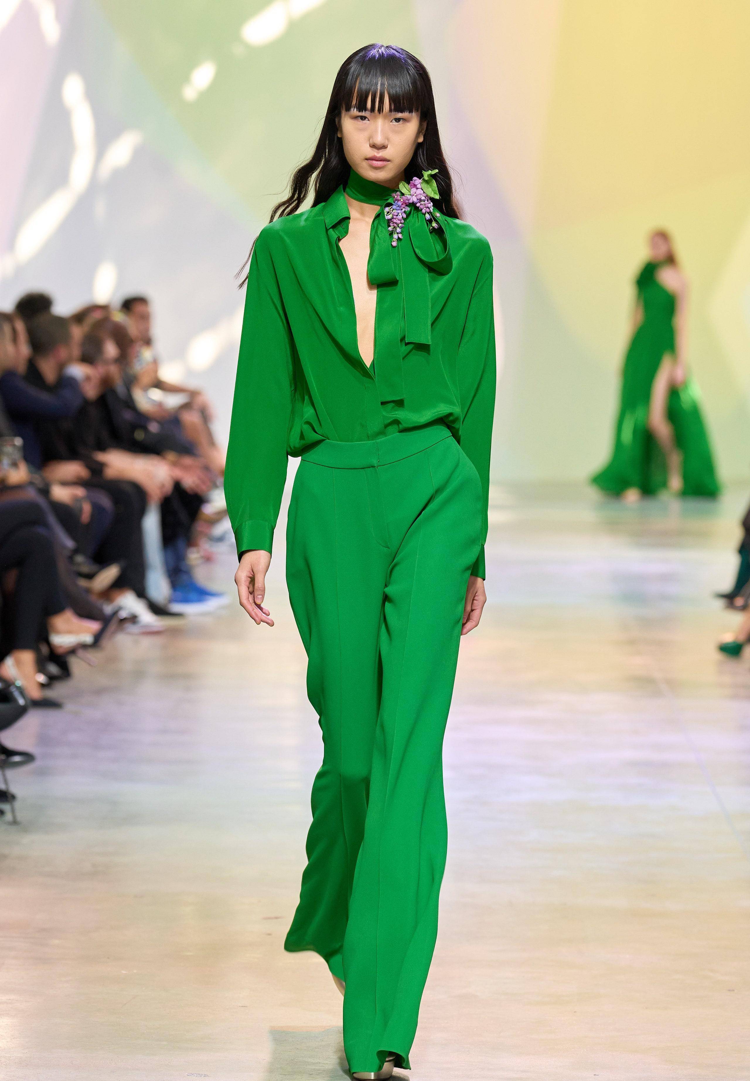 elie saab刺绣的薄纱蕾丝裙,处处都散发着白色栀子花的香气_系列_夏日