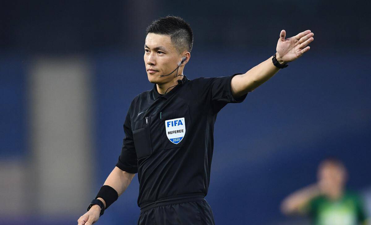 国外裁判执法中超关键场次,球迷调侃:准备查韩文论文_比赛_金希坤