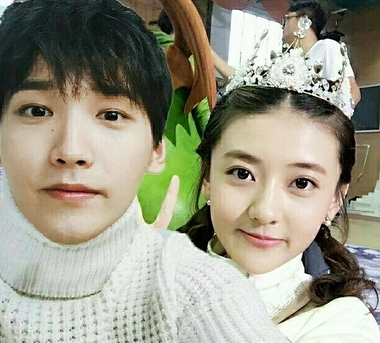 可谁知,这个时候有人爆出梁洁男友是蒲巴甲,梁洁当时正谈恋爱上头就