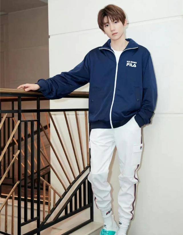 运动装最好看的明星top10:王一博鹿晗少年感十足,龚俊男友风_运动服