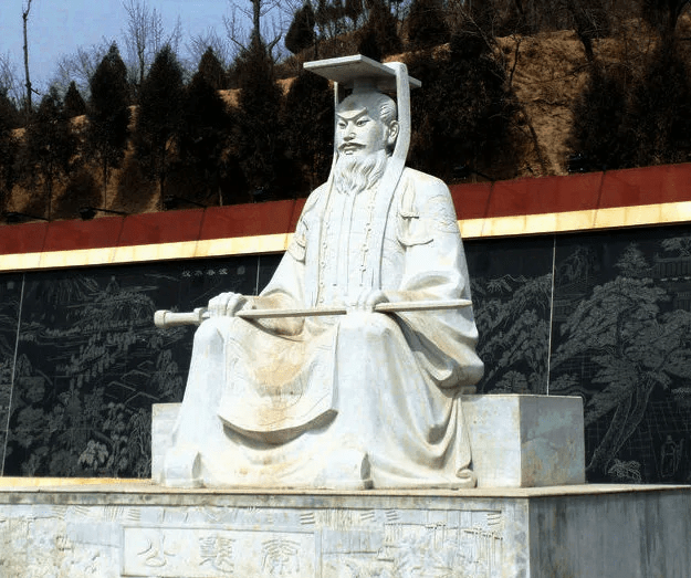 周夷王时熊渠将儿子封王,春秋时中原诸侯不称王,战