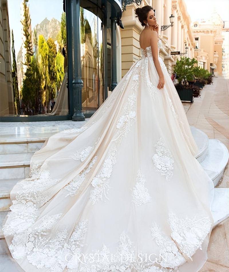 深圳婚纱|平胸新娘婚纱怎么选_黎贝拉_胸部_款式