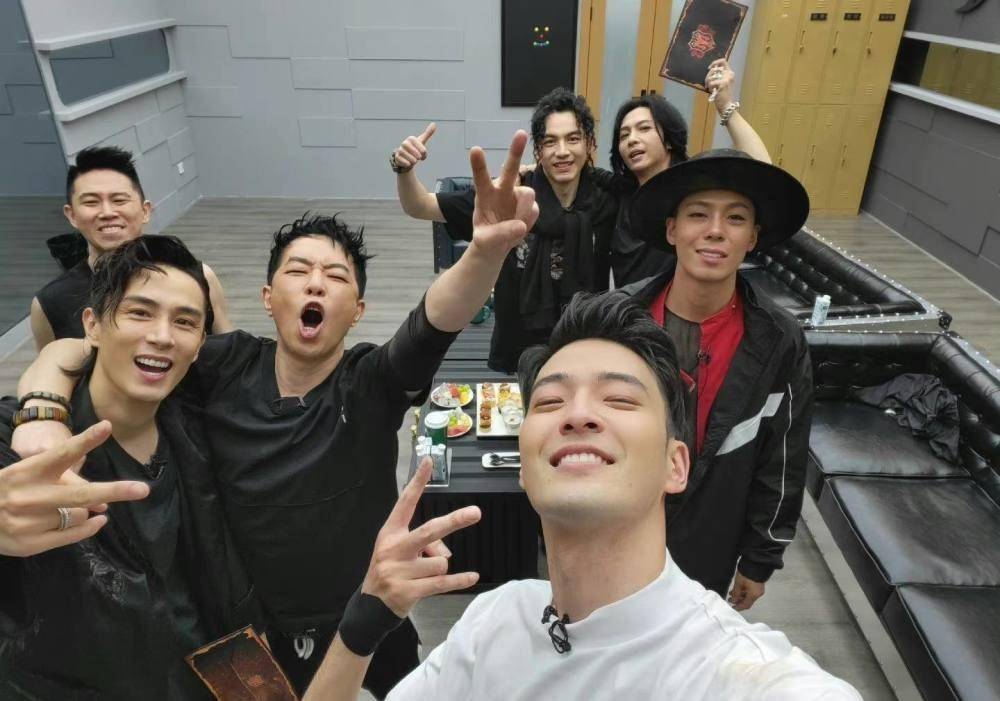 哥哥们身边的女人值得关注_李承铉_战队_实力