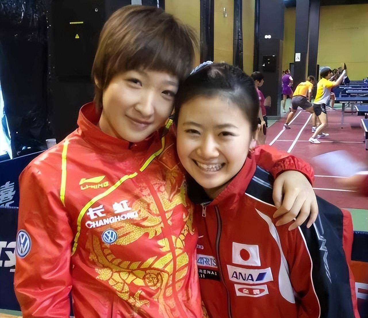 福原爱喊话刘诗雯有点想你了,她俩的友谊地久天长_乒乓_生日_退役