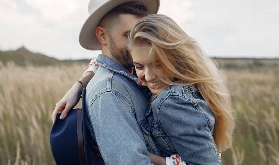 "产检就是浪费钱"丈夫不让妻子产检,妻子的回答让丈夫哑口无言_伍倩