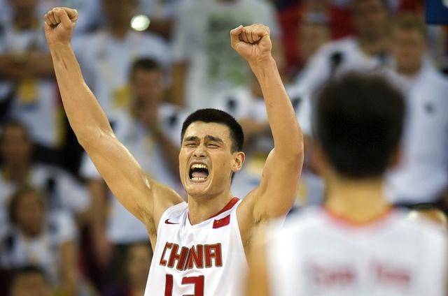 哈达迪盛赞姚明,说他在自己面前就像个孩子,是亚洲的传奇_内线_篮球