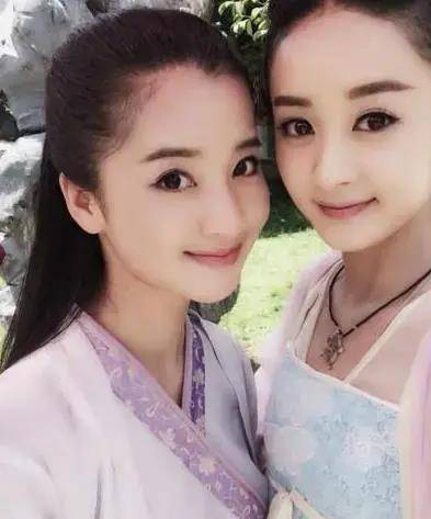女人清醒有多重要,看懂李一桐的尴尬,就知道她为何强捧不红_赵丽颖