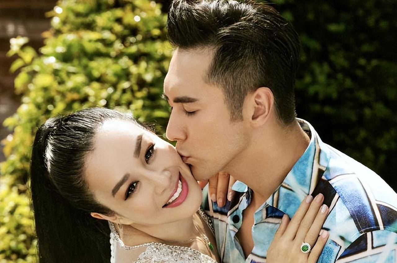 钟丽缇直播暴饮暴食,疑与张伦硕感情生变,婆婆无奈表示能过就过_网友