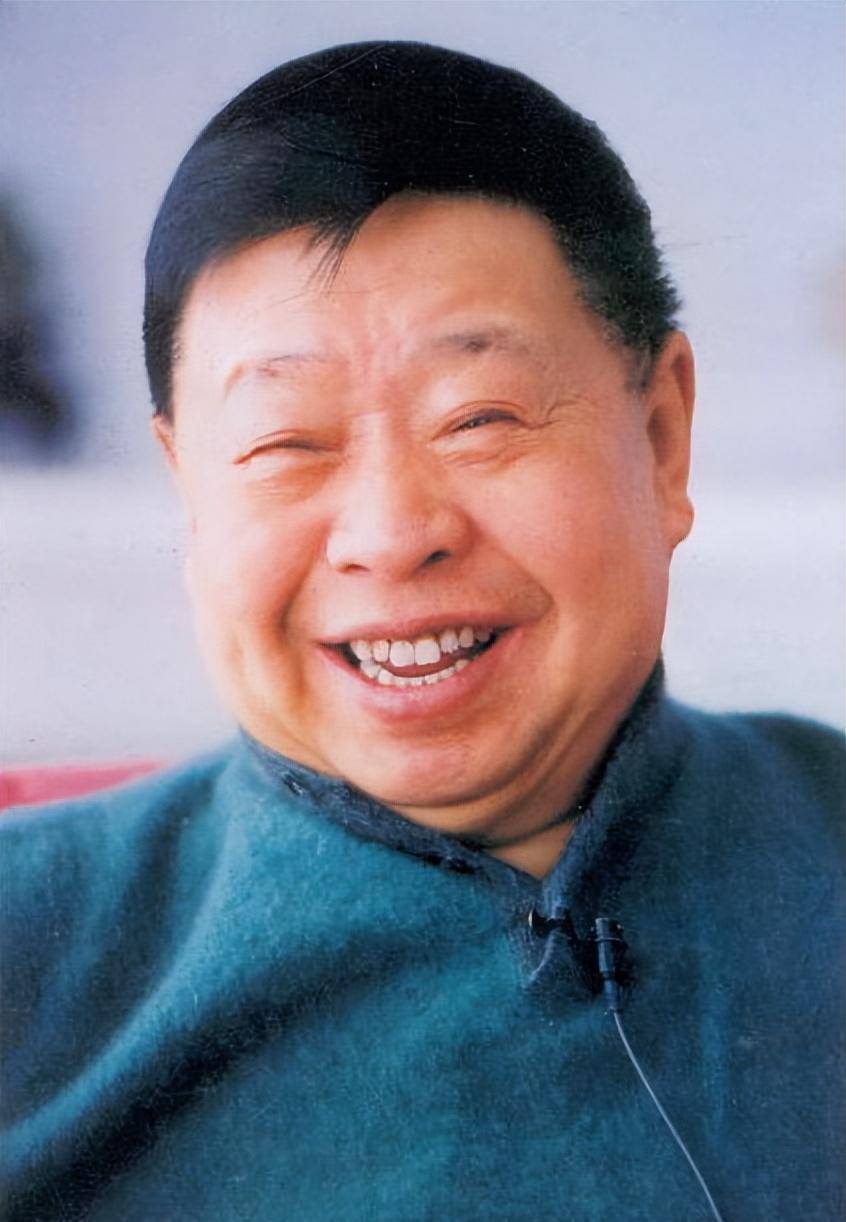 作为姜昆的师父,马季公开拥护郭德纲,一句话撕毁了同行的遮羞布_先生