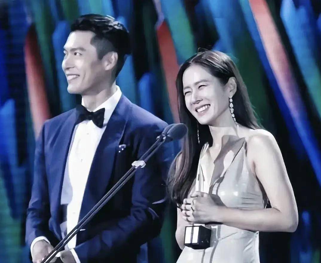 玄彬孙艺珍举办世纪婚礼,甜蜜拥吻,超豪华礼宾阵容曝光!