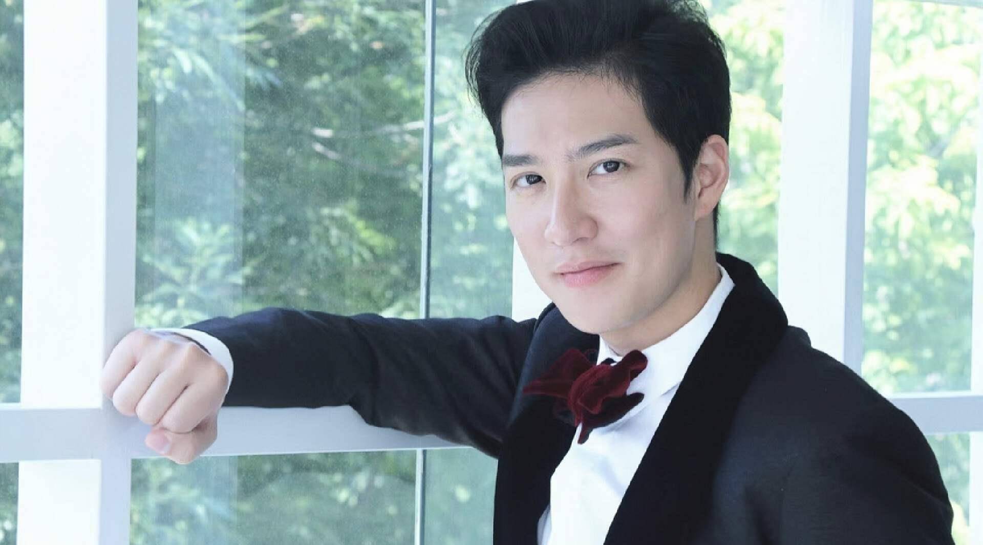 他的父亲是被外界封为"西贡地王"的知名商人周业德,所以他也有着"西贡