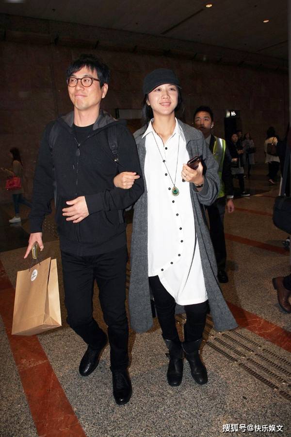 打扮朴素难掩气质,面色憔悴身高抢眼_金泰勇_老公_浙江