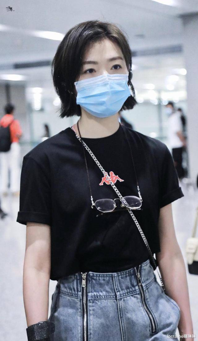 万茜机场私服大合集,私下休闲风为主,打造"禁欲系"精英气质_造型_黑色