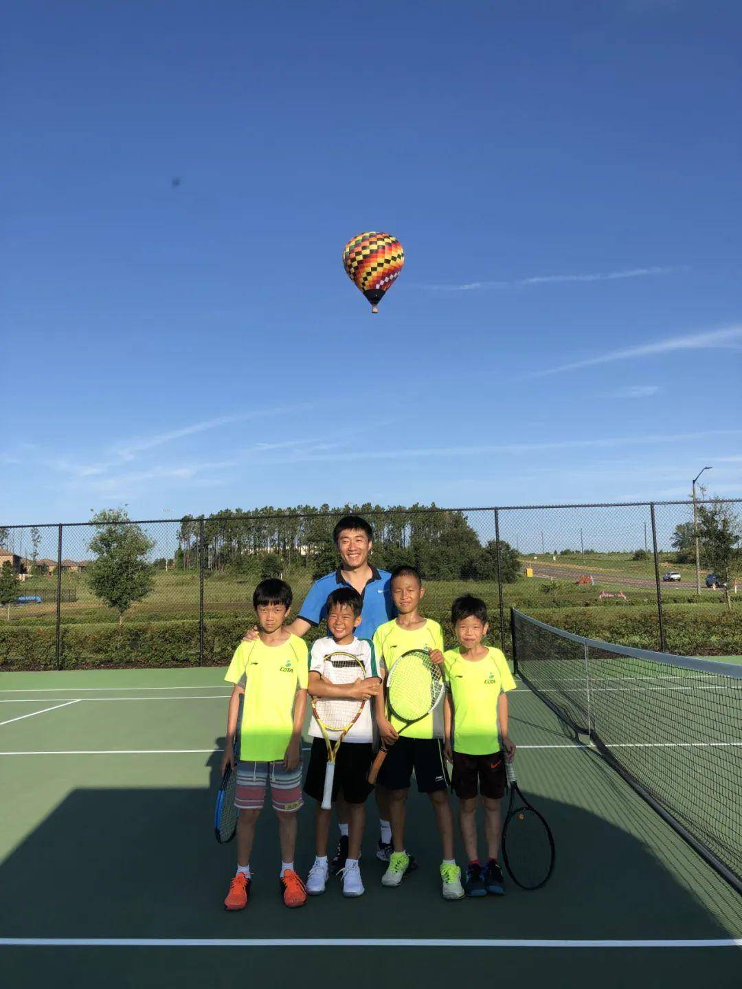 为什么周围的人都在打网球?前八一队主力北京网球教练李泽阳解答