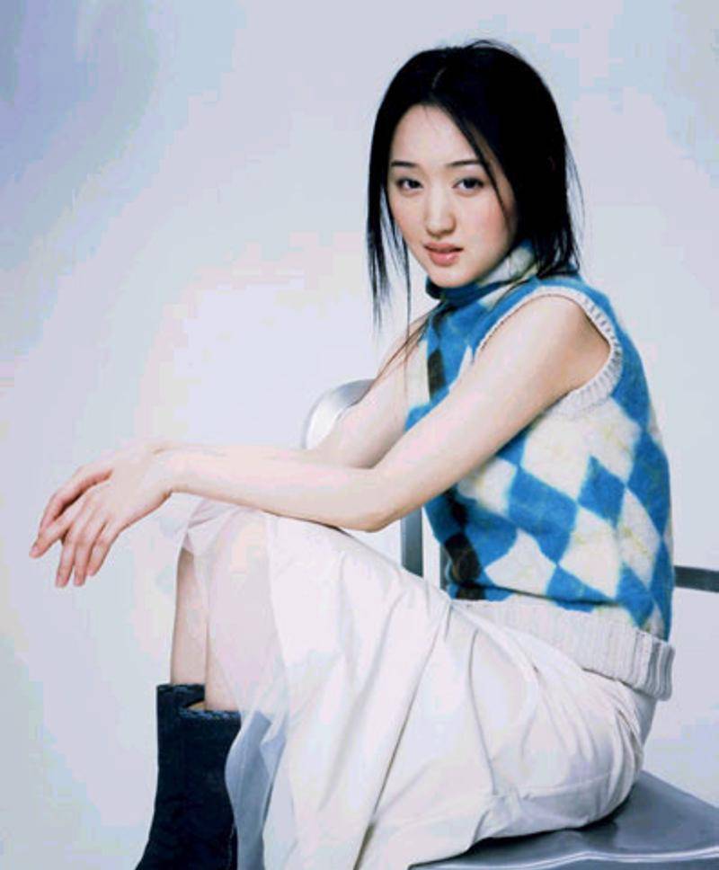 歌手杨钰莹:事业巅峰为爱隐退,被前夫坑惨,如今50岁依旧单身_母亲_吴