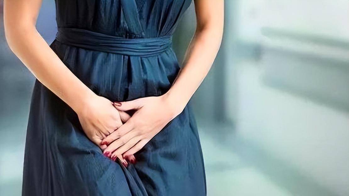 女人"下面"瘙痒难耐,是怎么回事?医生:与这5点有关_女性_局部_身体